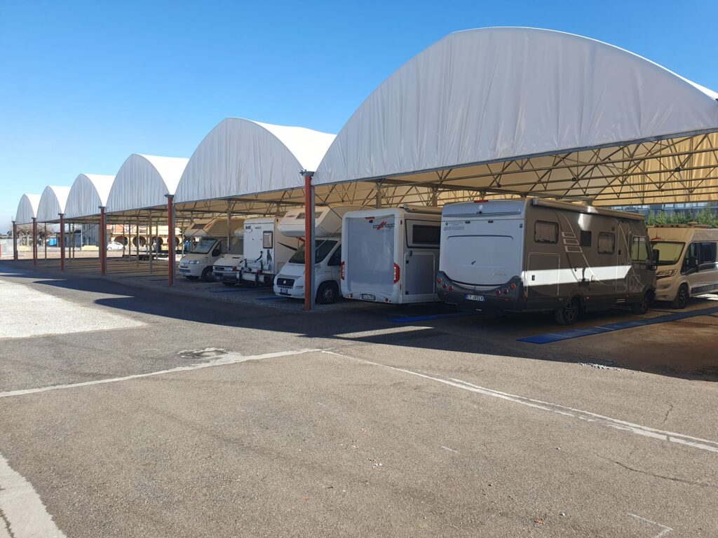 Rimessaggio camper coperto (1)