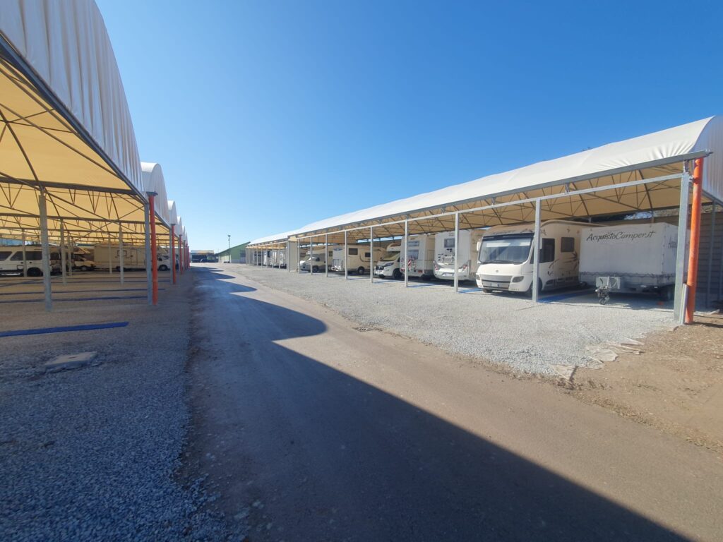 Rimessaggio camper coperto (2)