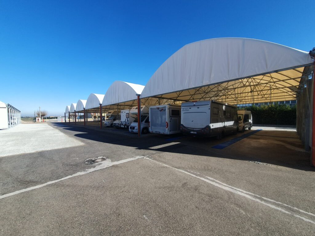 Rimessaggio camper coperto (3)
